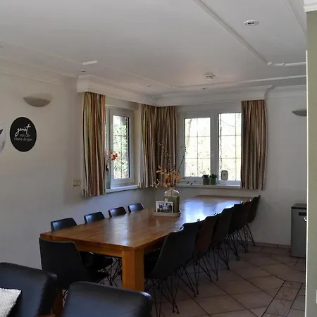 Вилла Bosvilla Op Priveterrein, Zwembad, Sauna &speeltuin, 16 Pers Veluwe Люнтерен